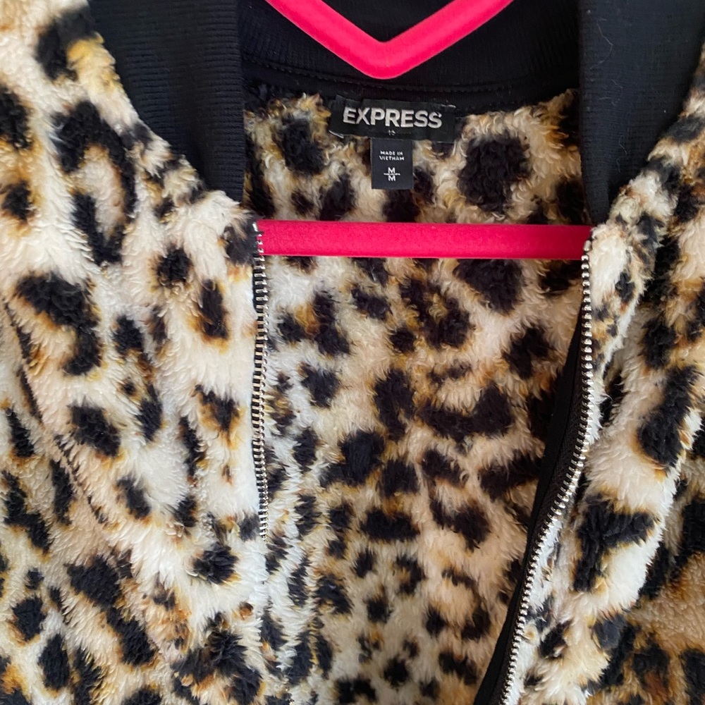 Fluffy jacket - Picture 2 of 9